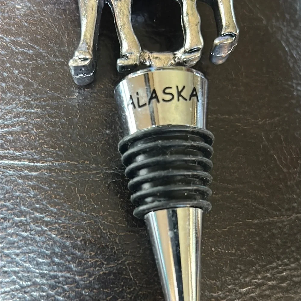 Alaska Moose Wine Stopper - Silver and Gold